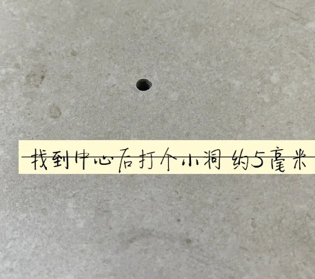 五指山瓷砖空鼓维修公司专业解答在瓷砖铺贴过程中，如果砂料搅拌不均匀，将会带来以下问题