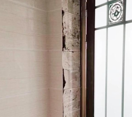 五指山瓷砖空鼓免砸砖维修公司分享吸水砖泡水时间不够或过长都会对瓷砖铺贴效果产生影响